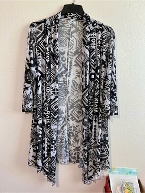 Black & White Geometric Open Front sheer Kimono Stlyle Cardigan Or Swim Cover